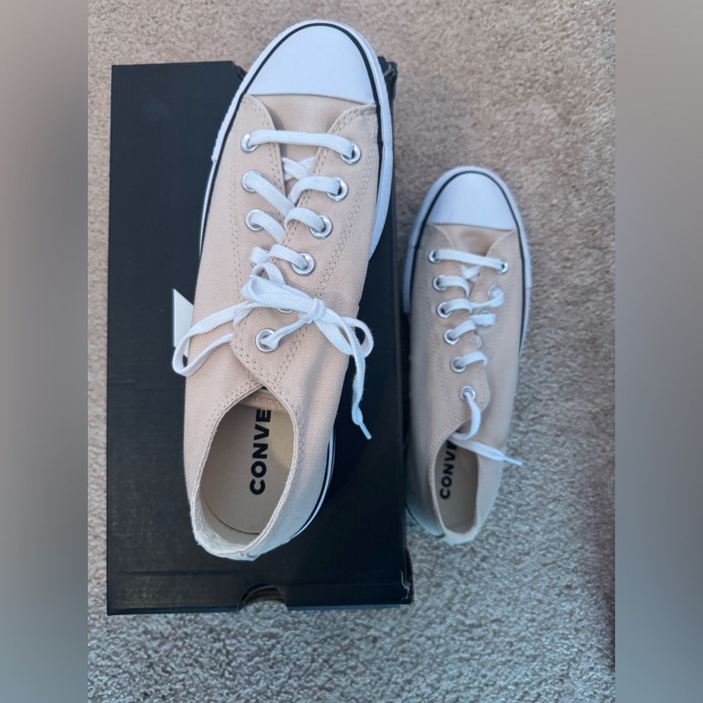 Converse Chuck Taylor All Star Lift ox  Women's size 9 Farrow/white/black